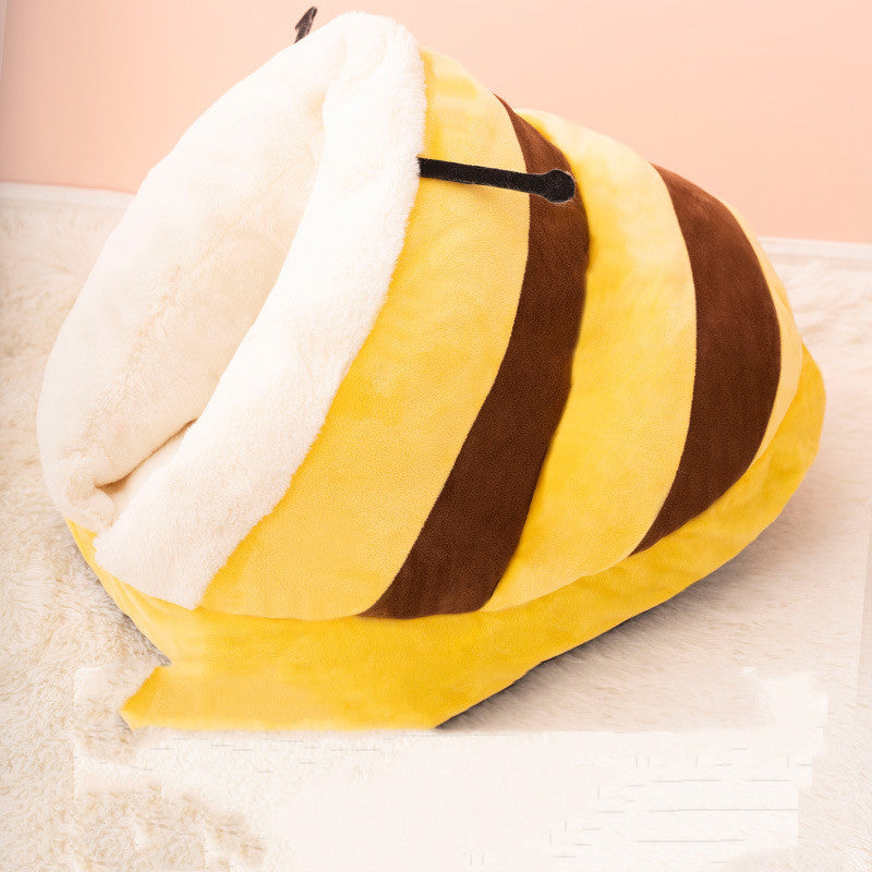 Winter slipper-style cat house cushion
