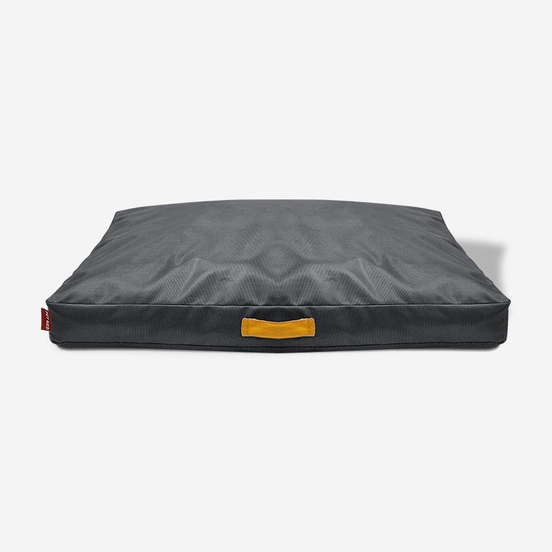 Scratch-resistant non-slip sponge kennel bed
