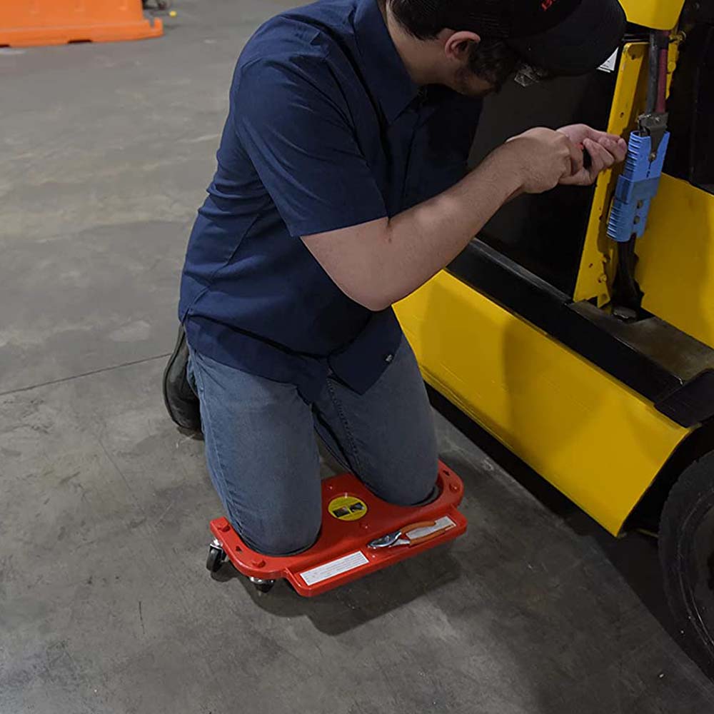 Rolling kneeler with screw holder-1